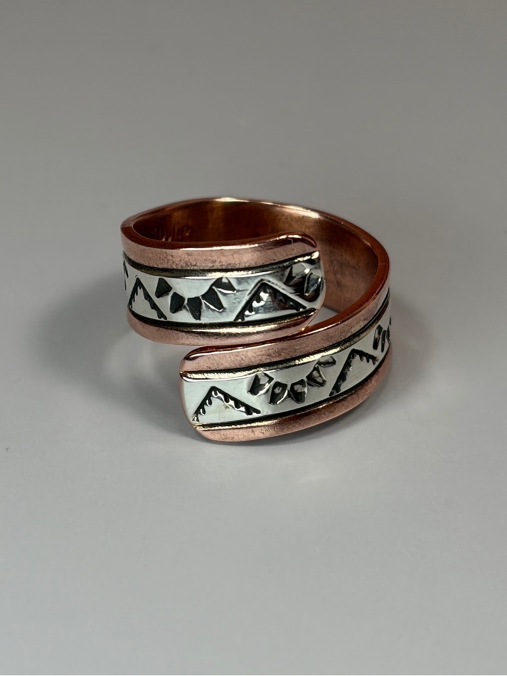 Wylie Secatero Signed Copper & 925 Sterling Silver Ring - Picture 2 of 15